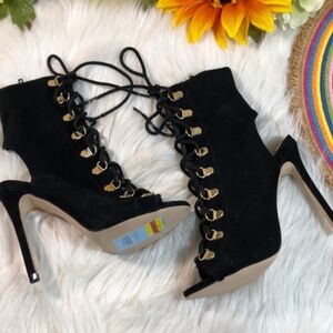 Steve Madden Black Lace-Up Heels 5.5